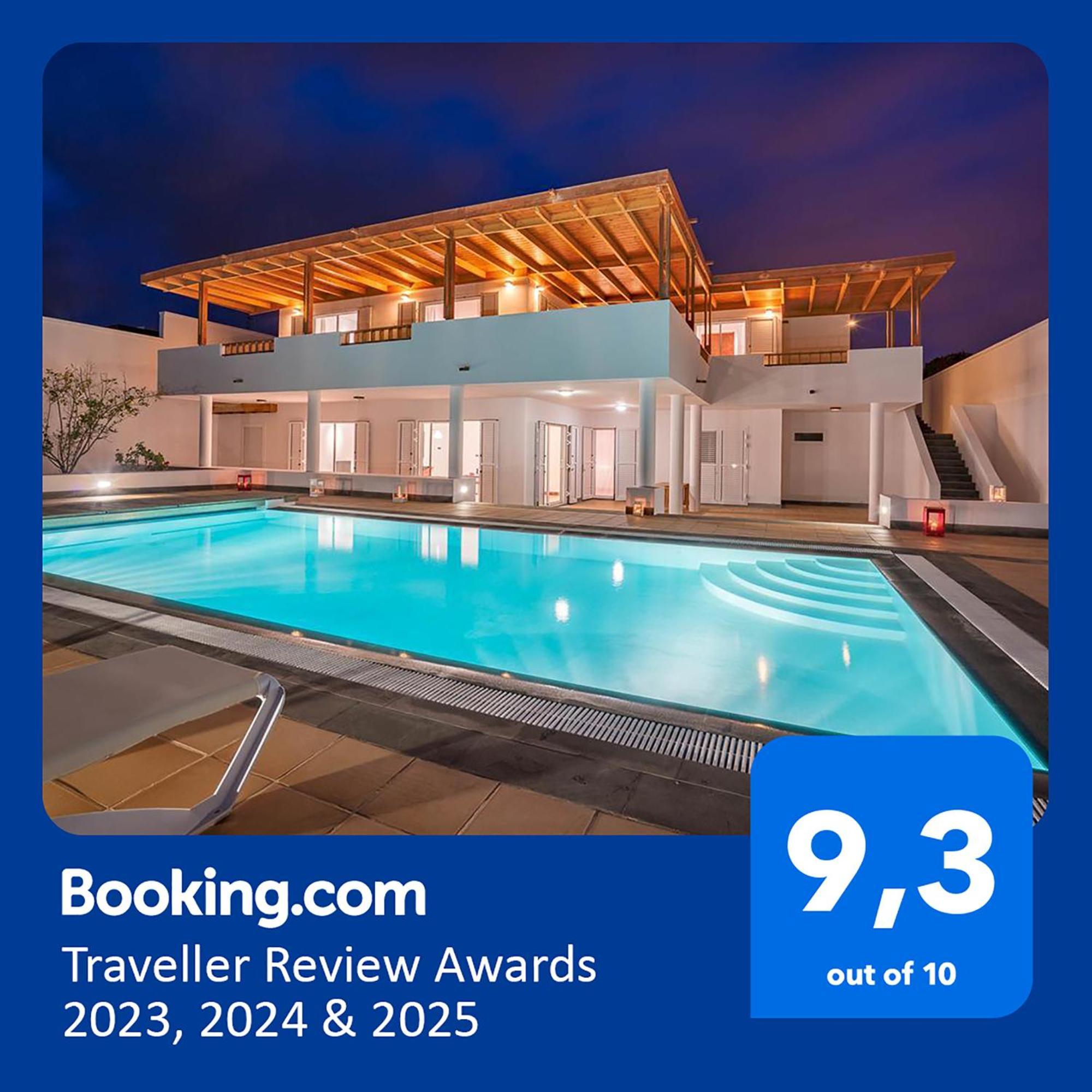 Villa Dedalos - A Luxury Large Villa With A Heated Pool In Puerto Calero Exterior foto